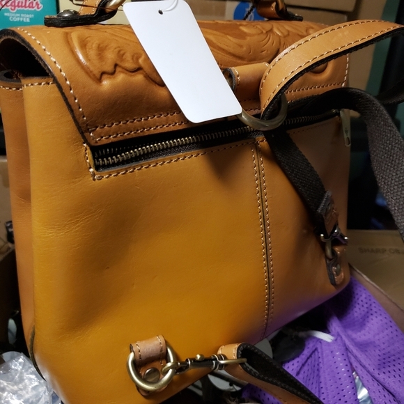 Patricia Nash Sinclair Backpack/Crossbody  NWT ? biscuit or Oxblood main image 4